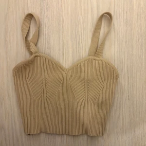 Linne - vet inte om fläcken går bort på andra bilden men inget som syns och tänks på 