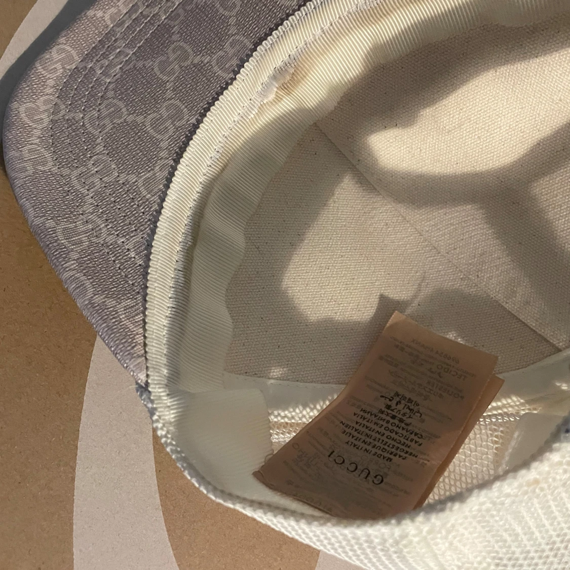Beige keps från Gucci med GG-mönster - 3