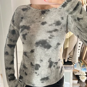 Tröja med mönster - Så cool tröja med mönster på!