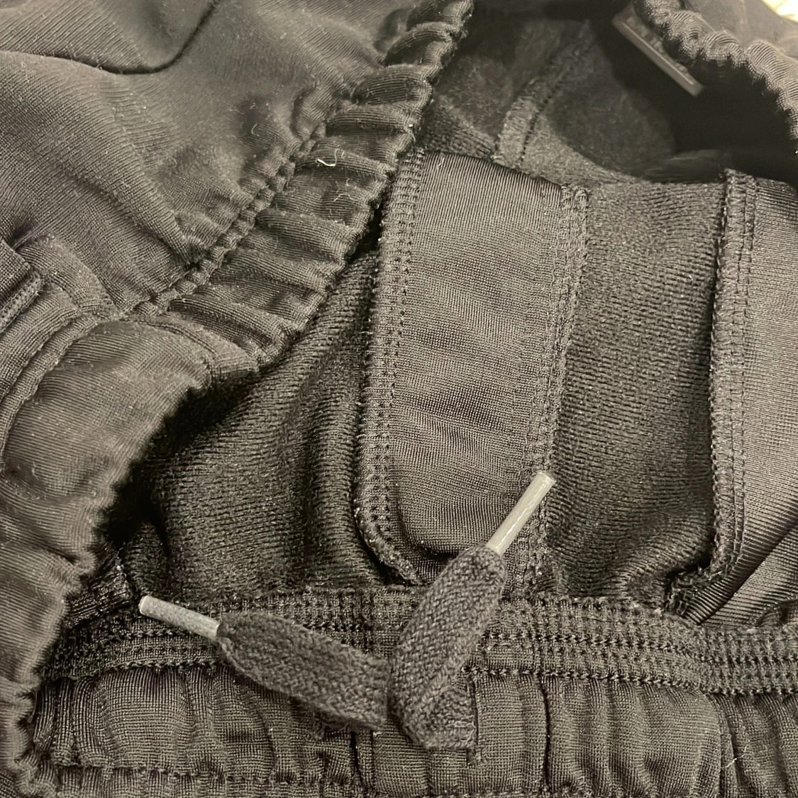 Svarta mjukisbyxor från Puma - 2