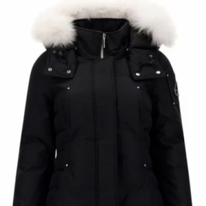 Moose Knuckles Jacka dam - Fint skick, endast använd en vinter då den inte är min stil mer. Köpt här på Plick. Fler bilder kan skickas vid intresse. Prislapp finns kvar!
