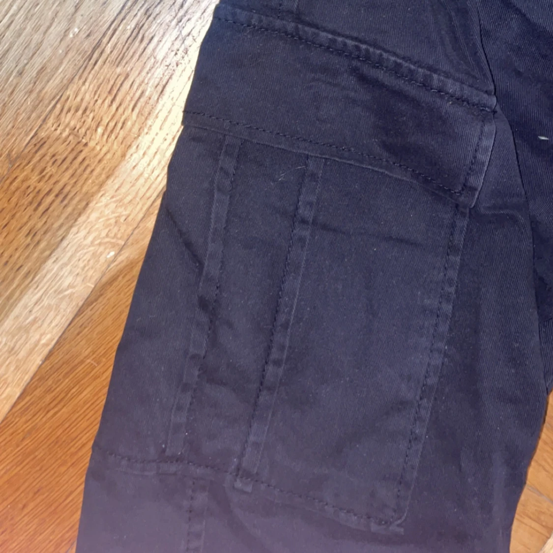 Svarta cargopants från asos - 2