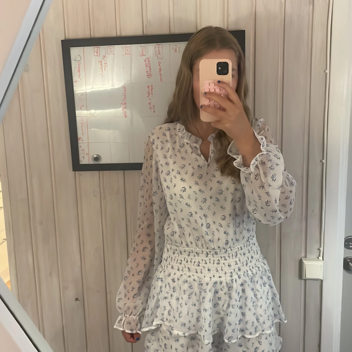 Vit blommig kortklänning Gina Tricot - 3