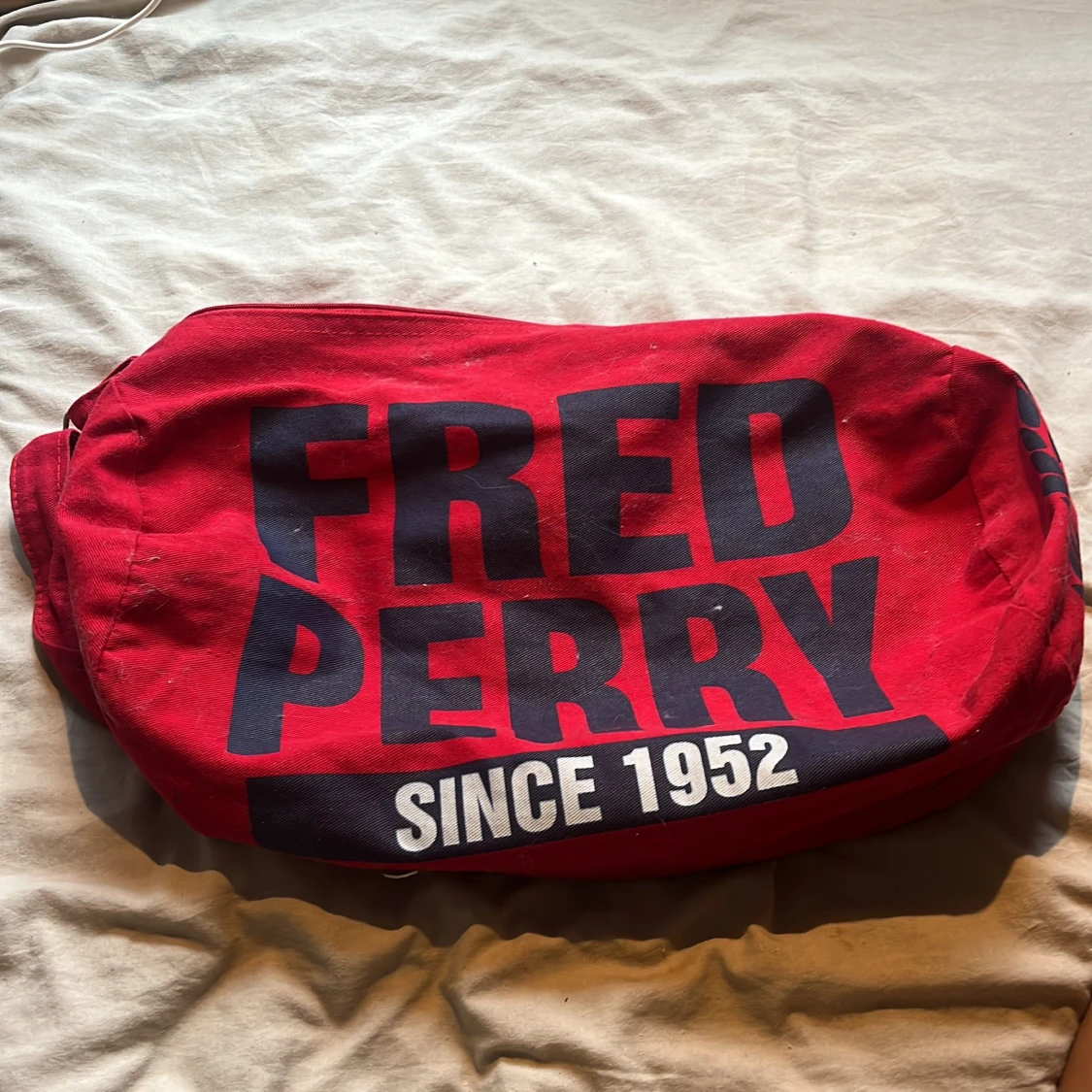 Röd axelväska Fred Perry