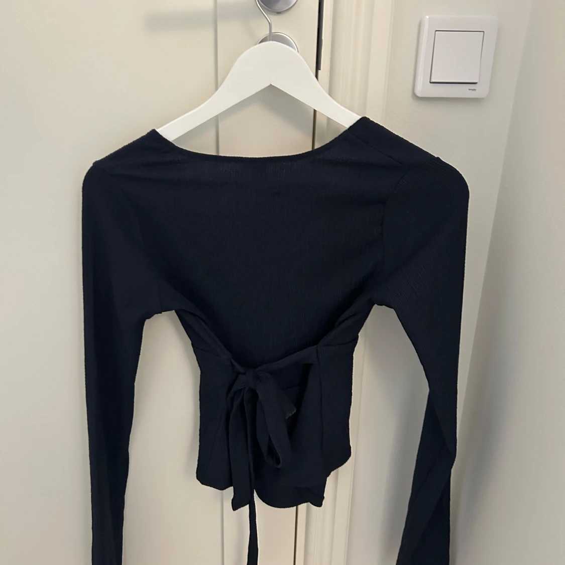 Svart omlottopp från Holly & White - 1