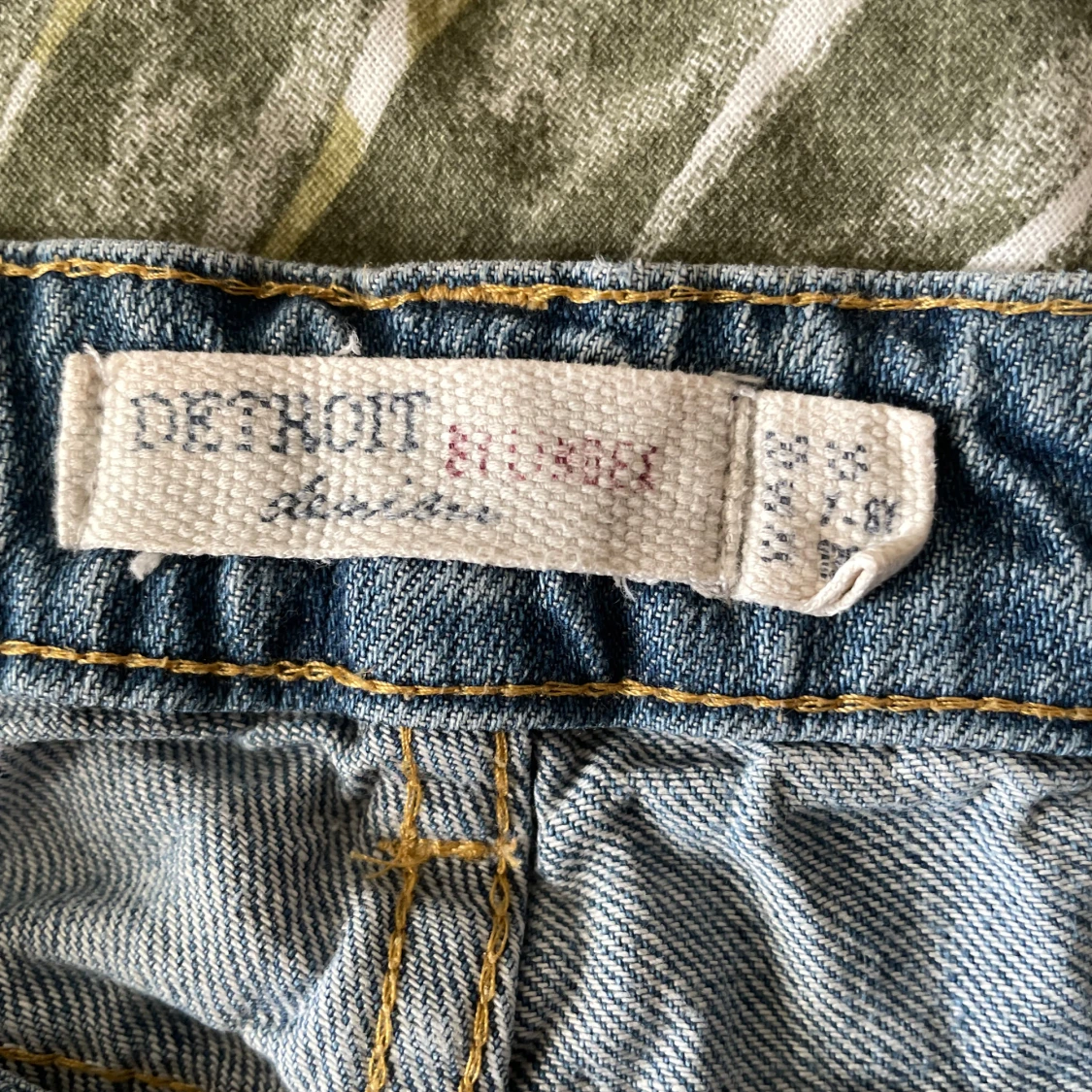 Jeansshorts med spets från Detroit - 2