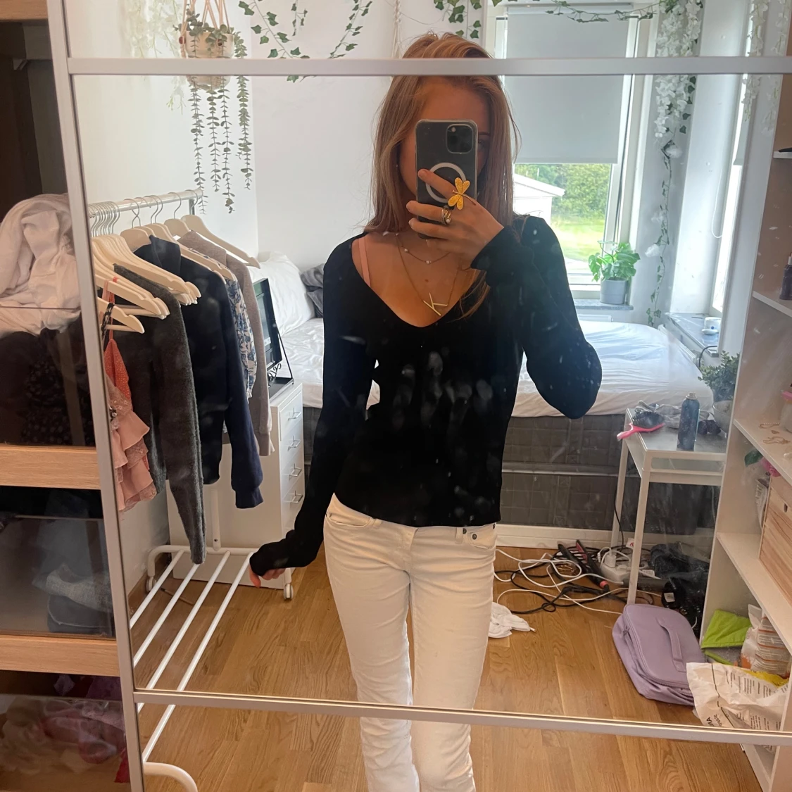 Svart v-ringad tröja från ONLY - 1