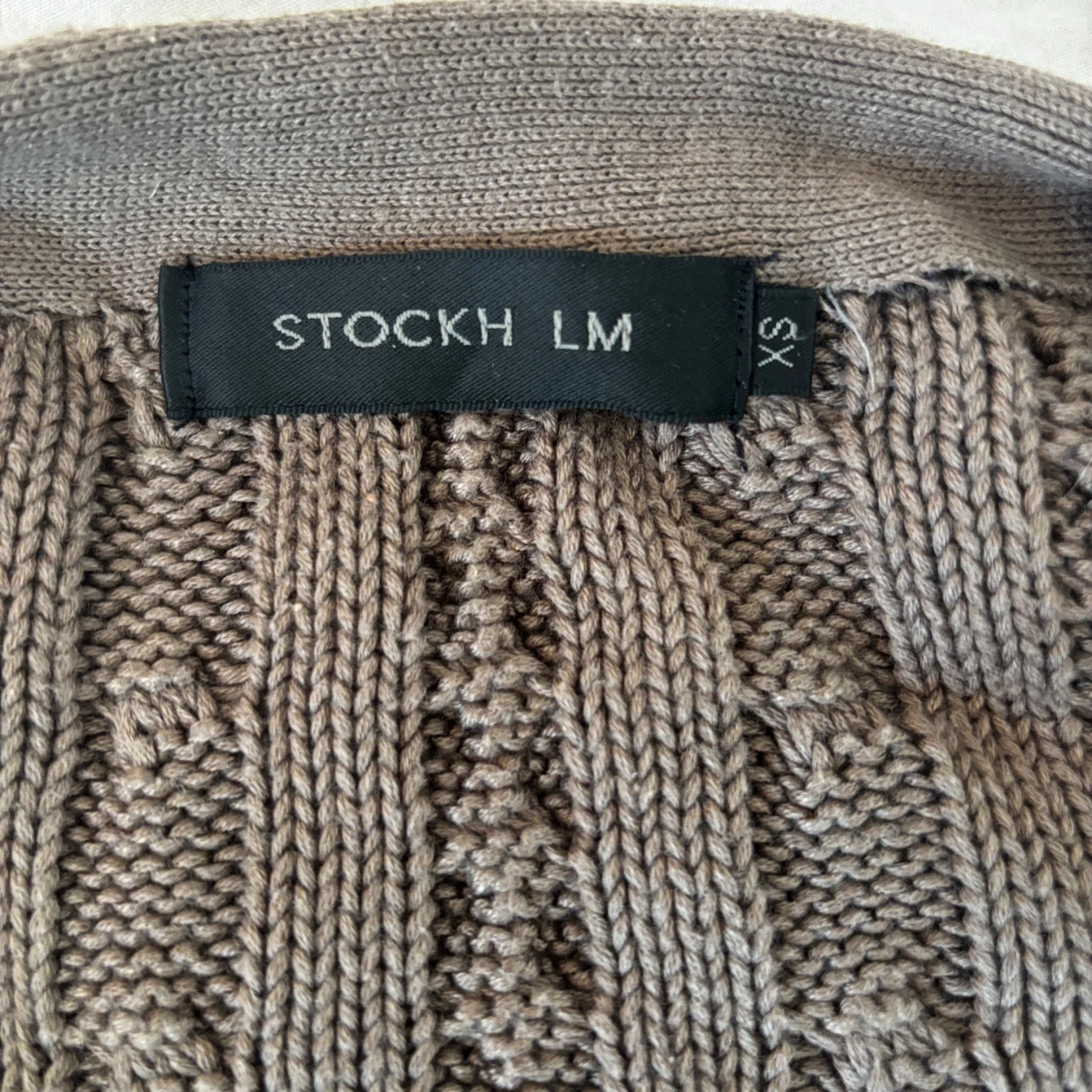 Brun stickad kofta från Stockhlm - 1