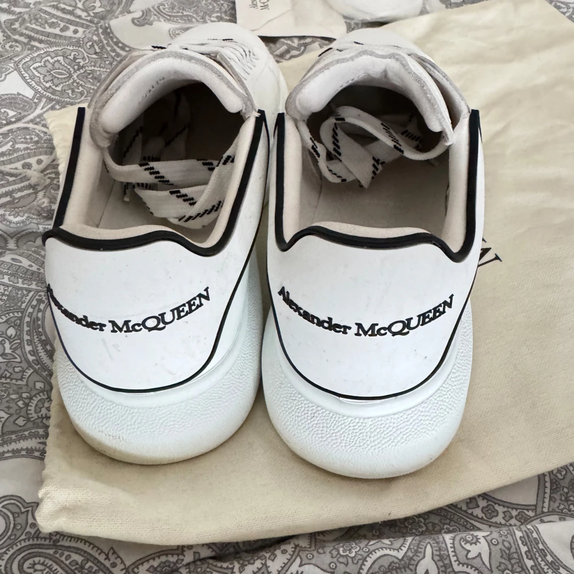 Vita Alexander McQUEEN Skor⭐️ - 2