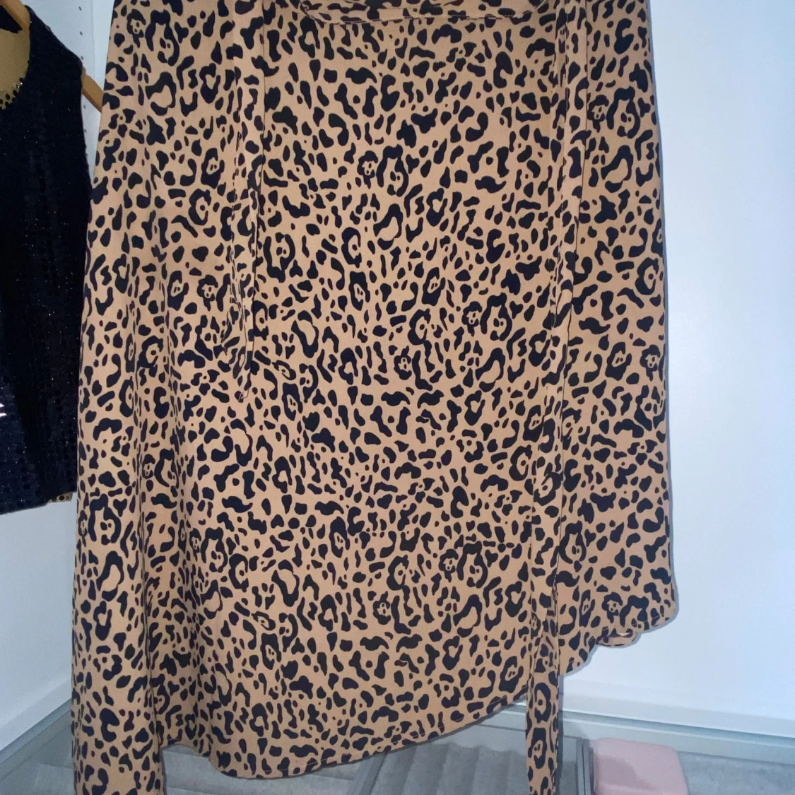 Leopardmönstrad kjol från Amisu - 3