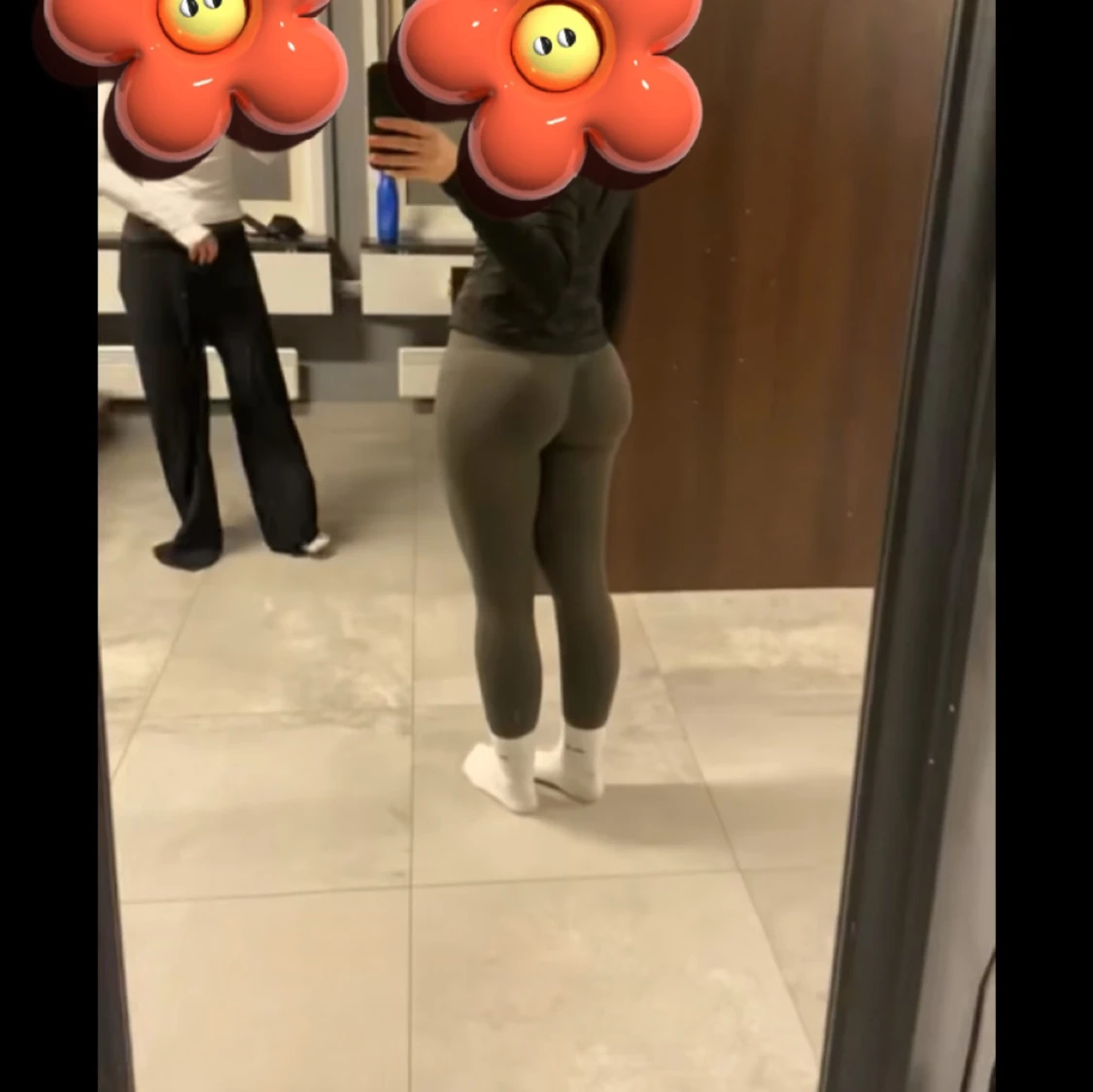 Olivgrönt  träningsset från DFYNE - 4