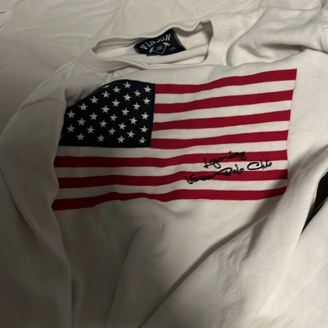 Vit långärmad tröja med amerikansk flagga