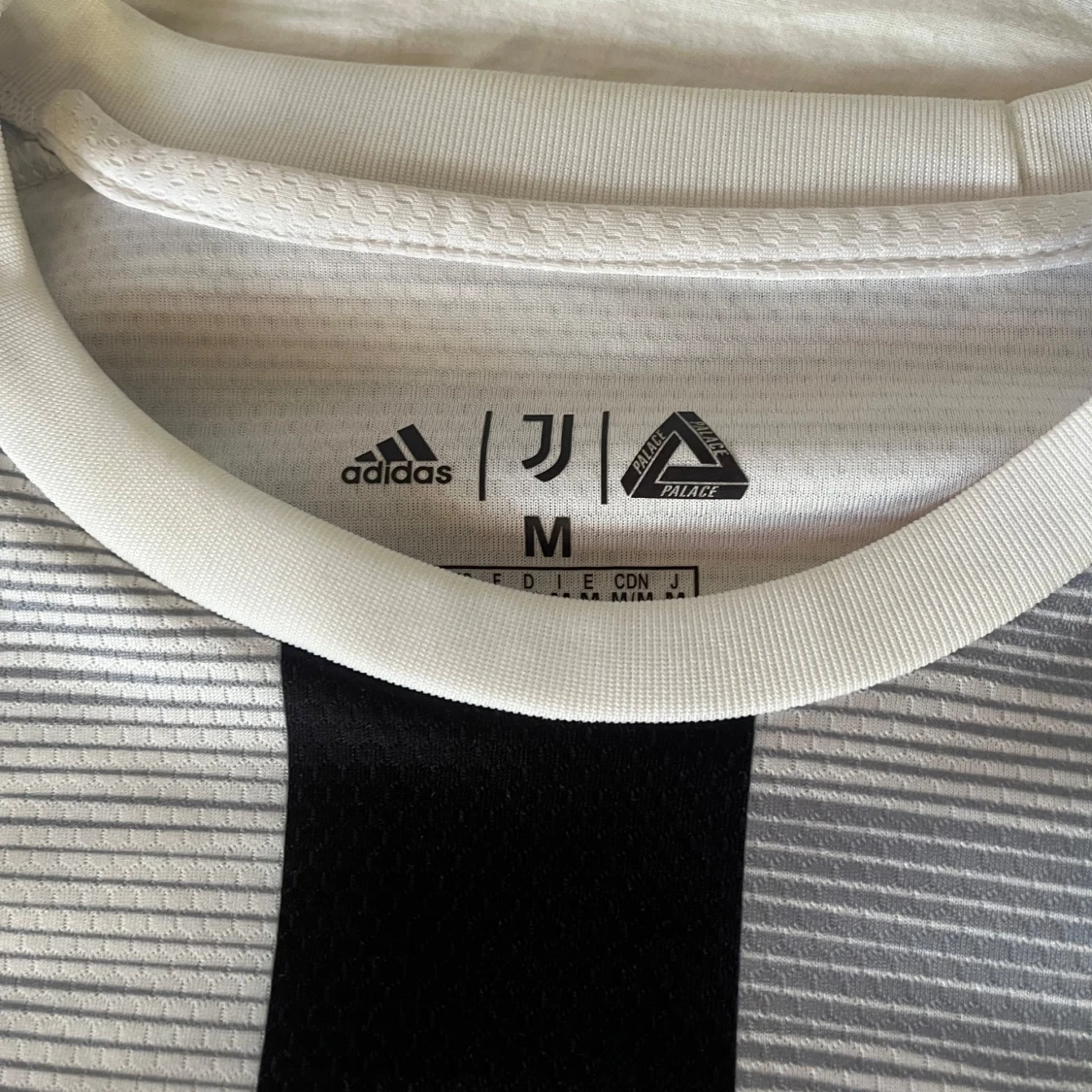 Juventus fotbollströja - 2