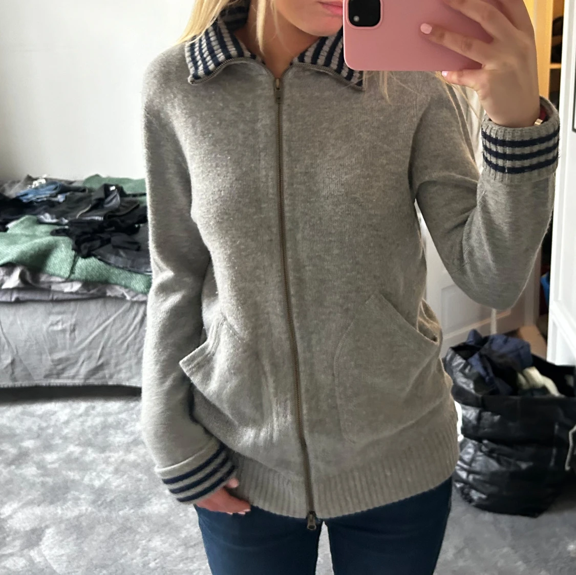 Grå kofta med dragkedja - 1