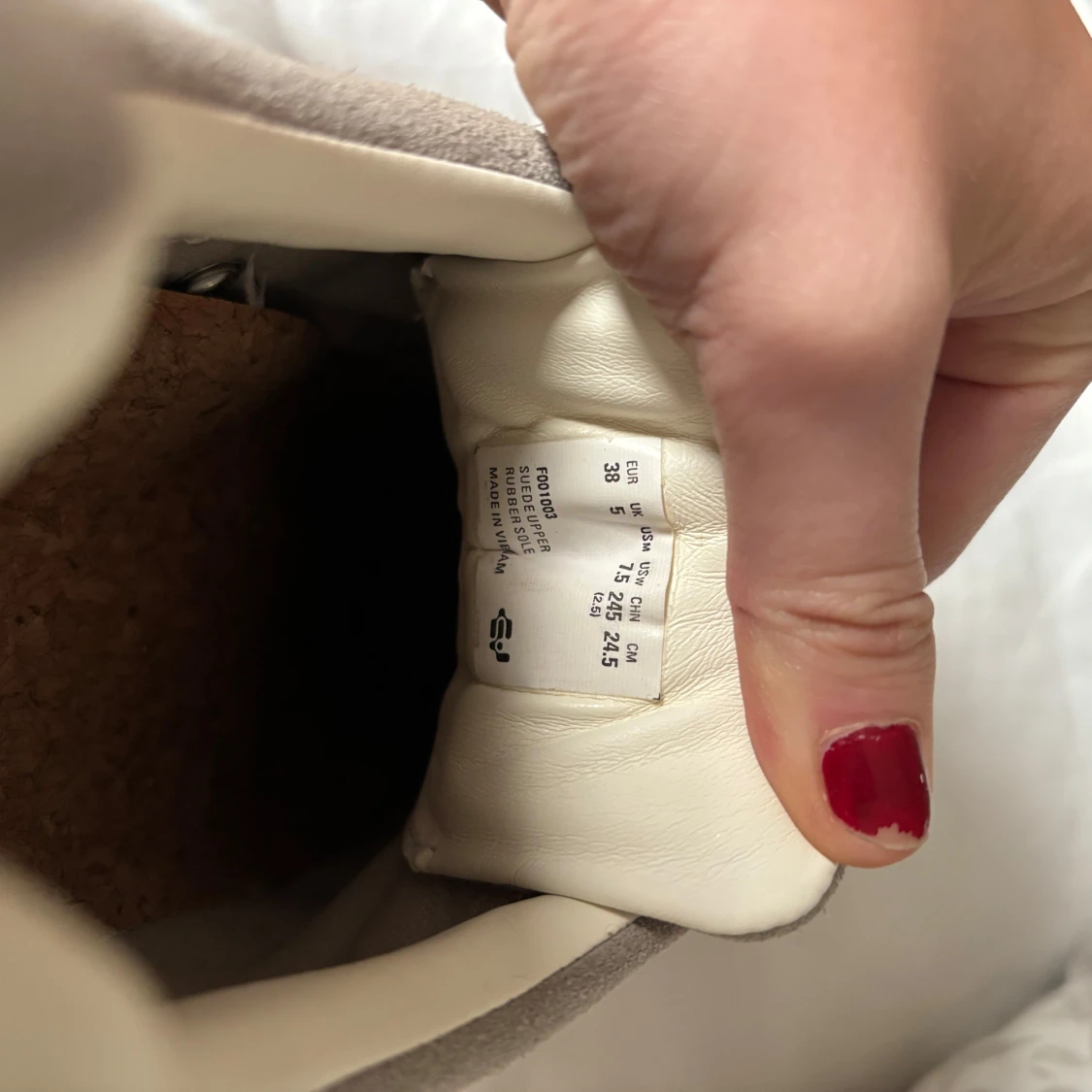 Grå sneakers från ETYYS - 3