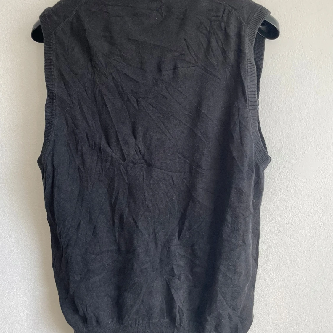 Svart v-ringad väst från Chaps - 1