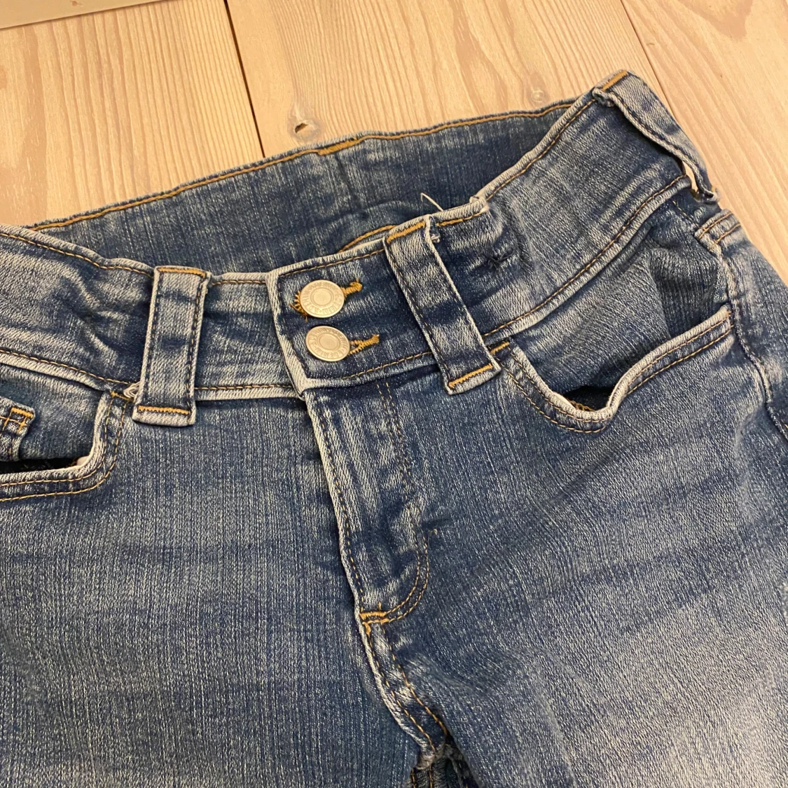 Bootcut super Low Rise jeans med + bälte - 2