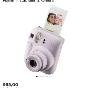 Polaroidkamera + väska - Säljer min Polaroid kamera och väskan den kom i. Den är i princip orörd då den endast använts någon enstaka gång, alltså så gott som nyskick och fungerar precis som vanligt. Säljer pga införskaffat mig en annan kamera:) lågt pris pga vill bort med den pga flytt, kommer inte gå ner mer då den är som nyskick!