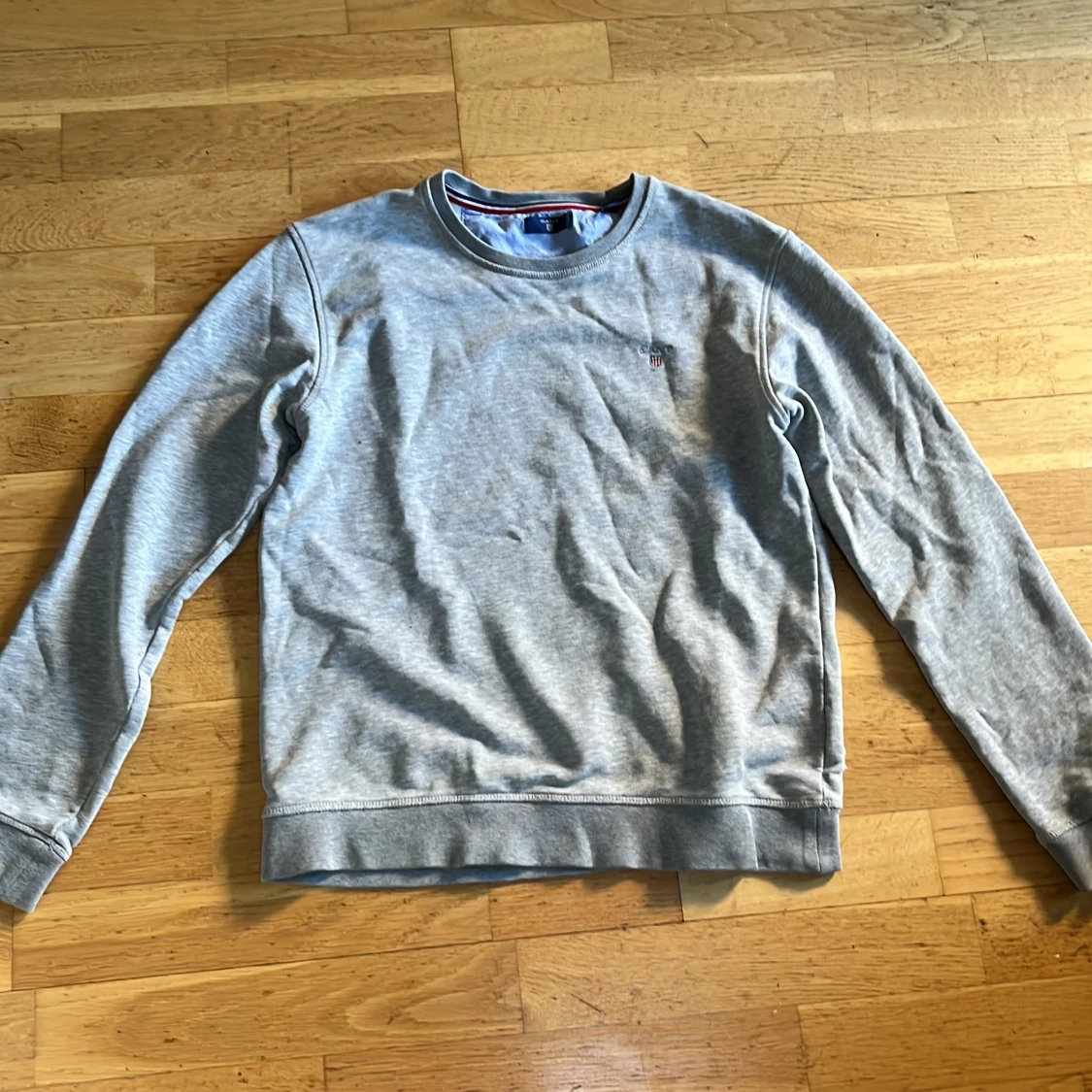 Grå sweatshirt från GANT