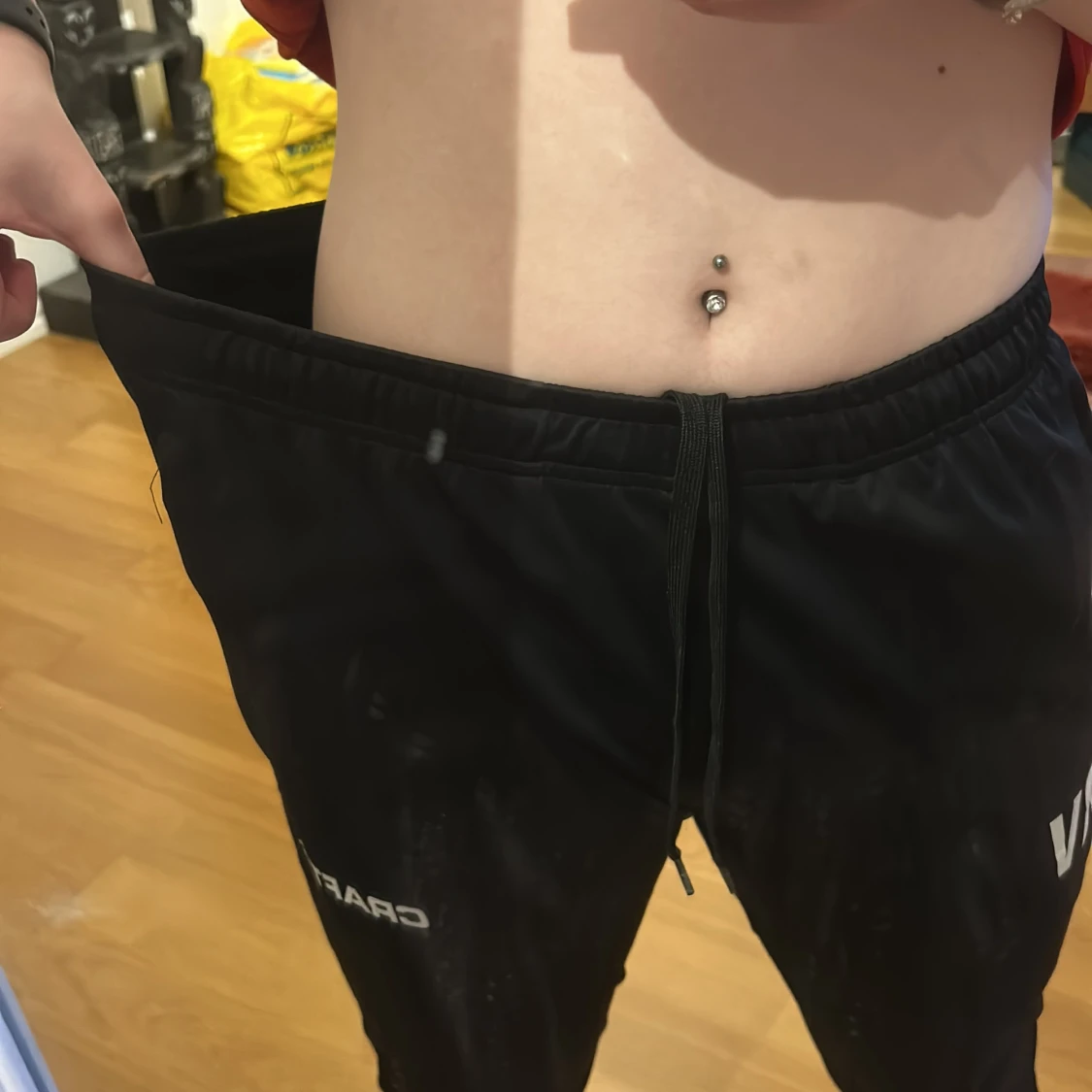 Svarta träningsbyxor med tryck - 3