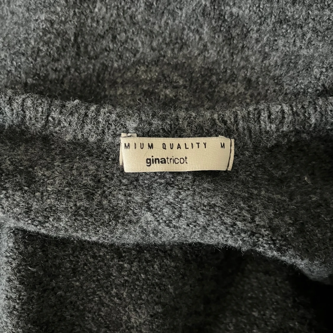 Stickad tröja - 2