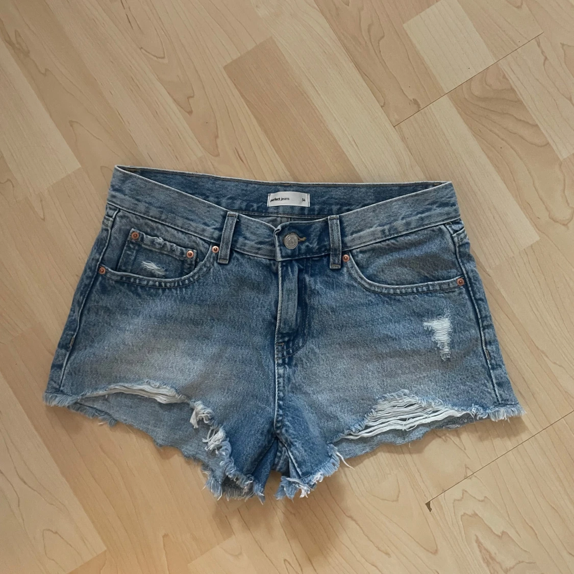 Jeansshorts från Gina Tricot