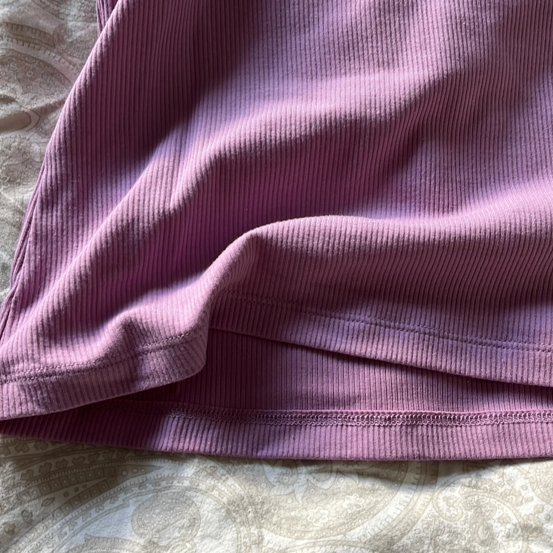 Lila ribbad topp med knappar - 2