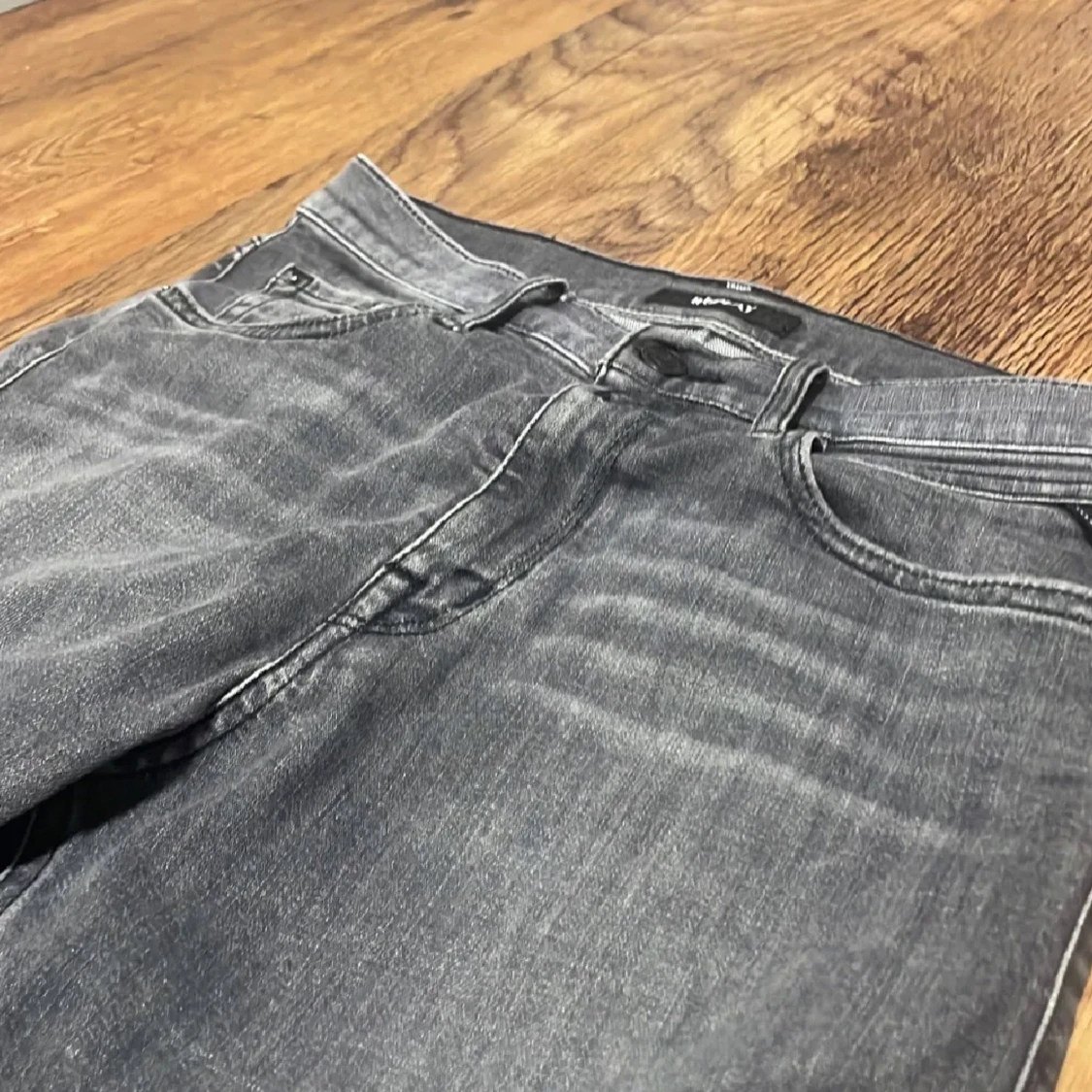 Grå jeans från Replay - 1