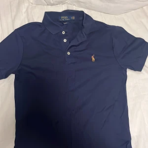 Ralph lauren piké - Säljer pga ingen användning. Storlek s (använd cirka 3 ggr