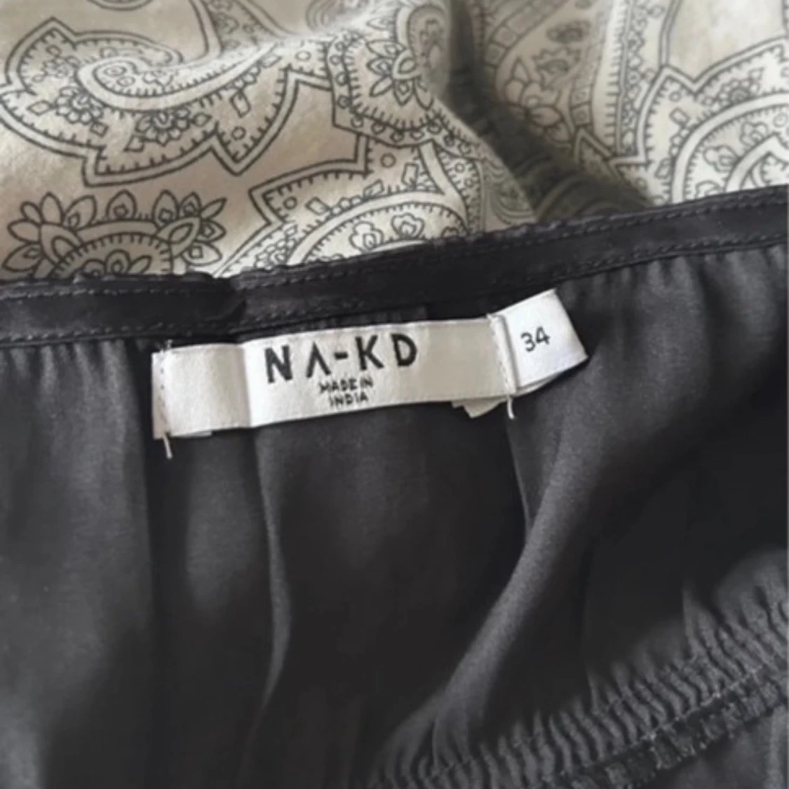 Svart linne från NA-KD - 2