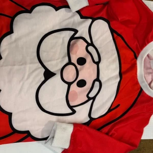 Barn tomte kostume  - För 2 årig barn. Använt bara en gång. 