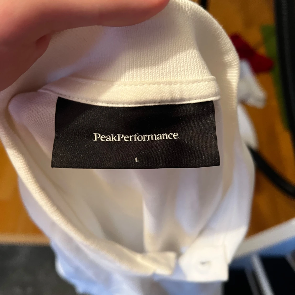 Vit pikétröja från Peak Performance - 1