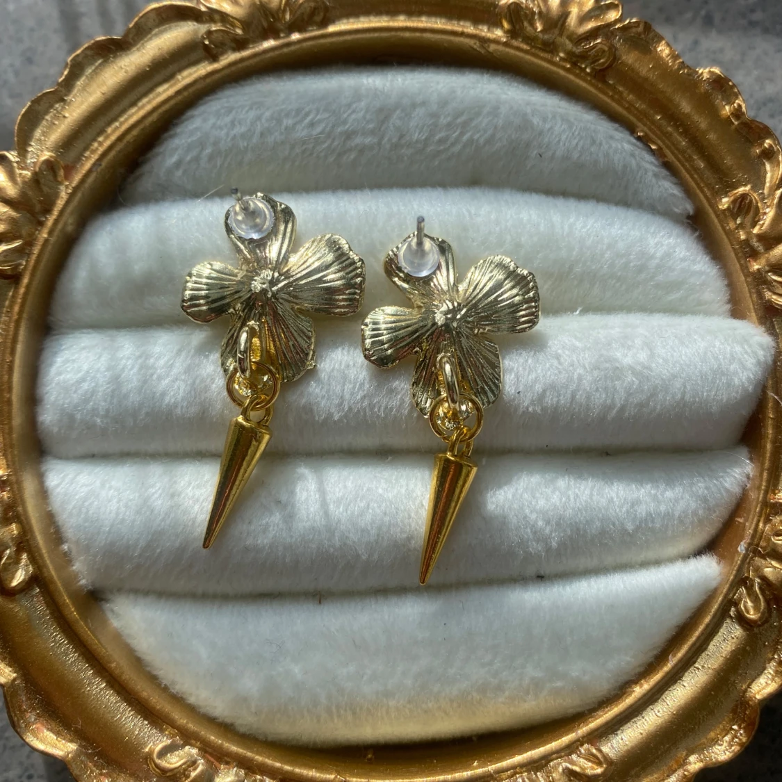 Guldblommiga örhängen  - 2