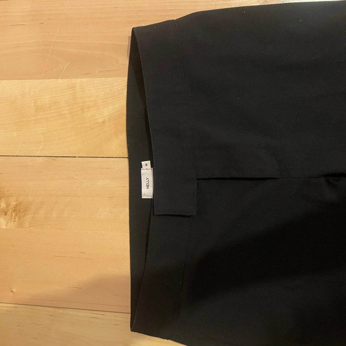 Svarta kostymbyxor från Nelly - 1