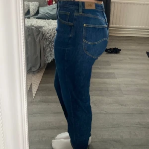 Lee jeans  - Lee jeans som är något år gamla. KNAPPT använda. Säljes då de blivit för små. 