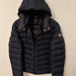 Colmar jacka - Tja! Intresse koll på min colmarjacka, jackan är näsat in till nyskick och använd vargstamt, storlek (52) motsvarar M-L, vid frågor är det bara att höra av sig