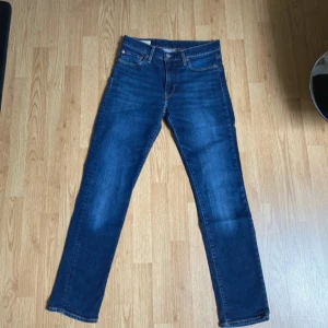 Levi’s Jeans - Säljer denna då den inte längre används. Pris går att diskuteras.