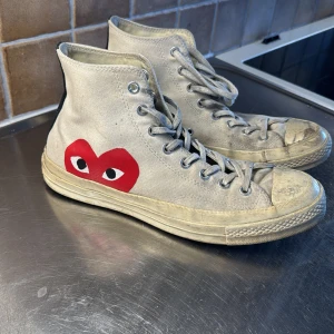 CDG Converse High - Nypris 1000kr säljs för 200kr