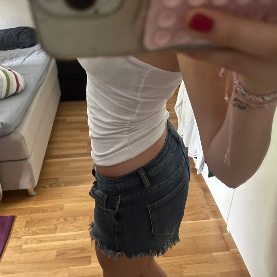 Lågmidjade mörkblå jeansshorts  - 1