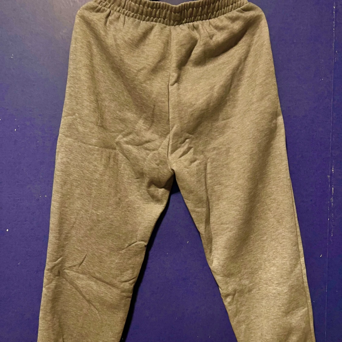 Grå mjukisbyxor med resår - 1