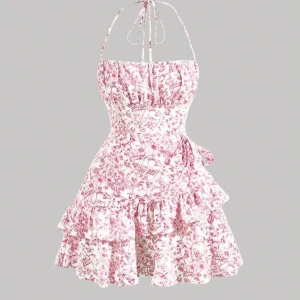 Fin rosa klänning - Säljer denna rosa klänningen då den är för liten. Endast testad, vet tyvärr ej märke🌸