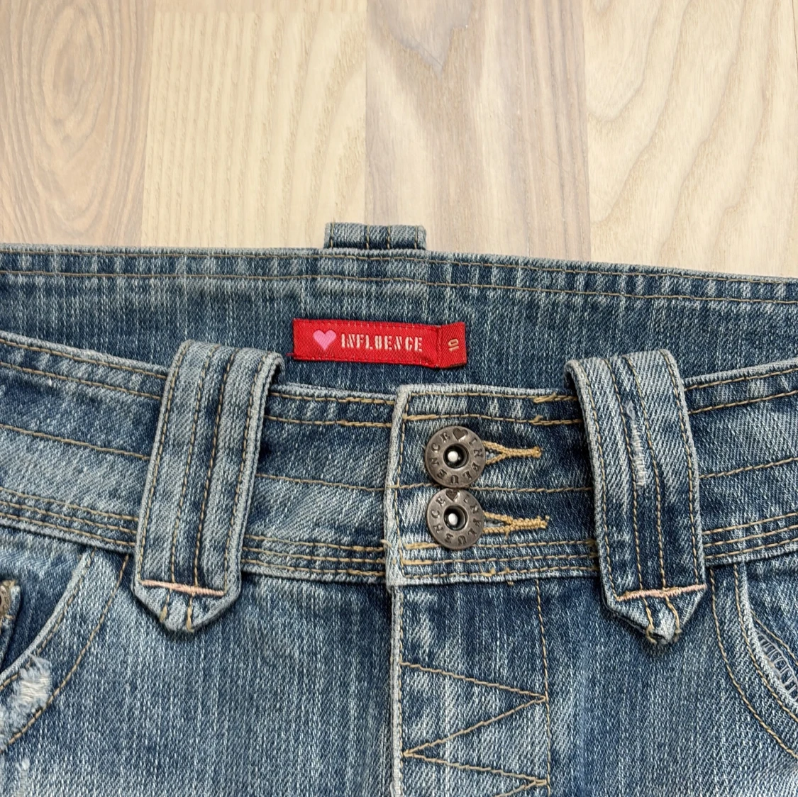 Jeanskjol med unika detaljer🌸 - 2