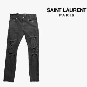 Saint Laurent - Funderar på att gå ner i vikt istället för att sälja men låter dom ligga uppe ifall någon är sugen 