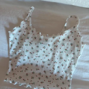 Blommigt linne - Linne ifrån shein, storlek Xs🦋