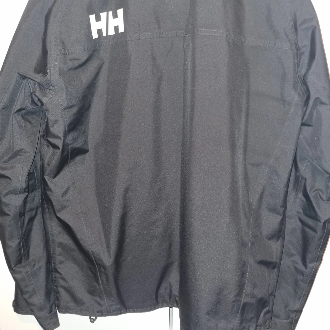 Svart vindjacka från Helly Hansen - 1