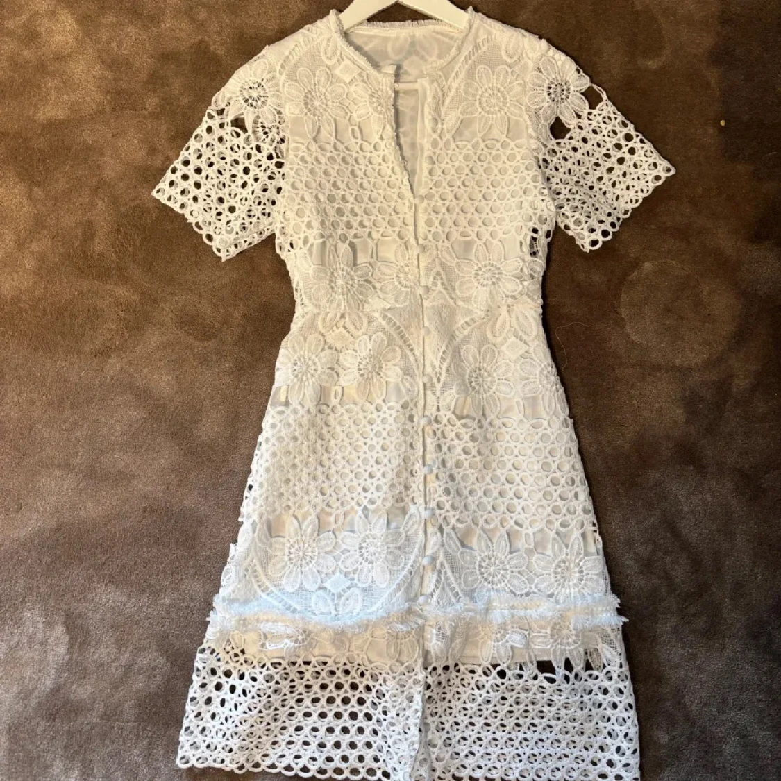 Vit spetsklänning - 91