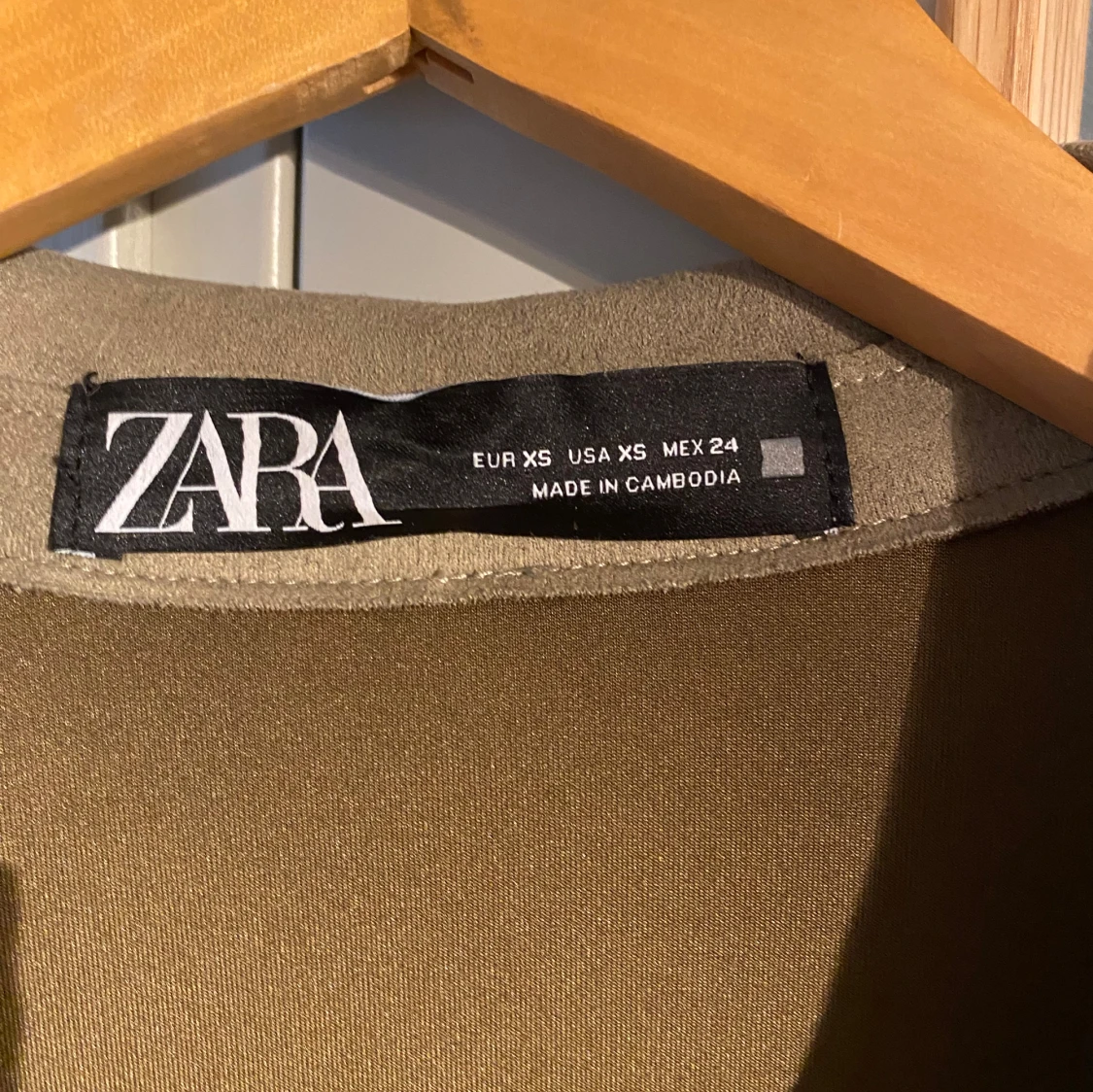 Grön mockaliknande jacka från Zara - 2