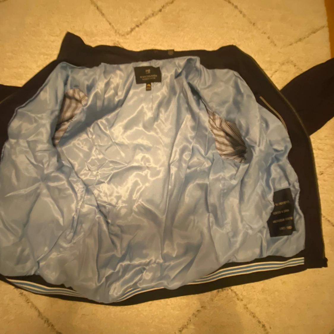 Mörkblå bomberjacka från Scotch & Soda - 2