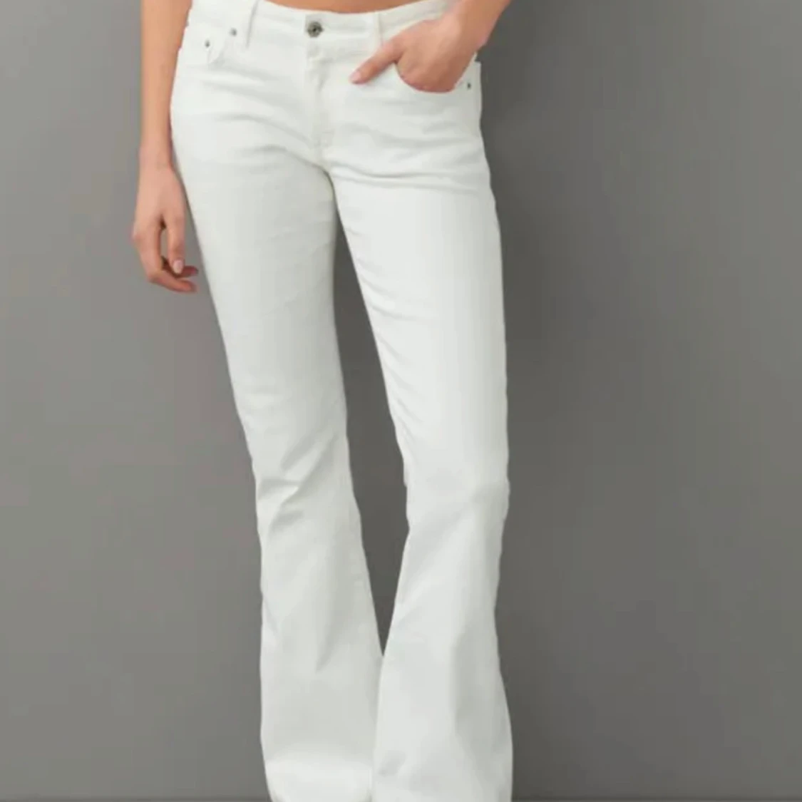 Vita bootcut jeans från Gina tricot - 1