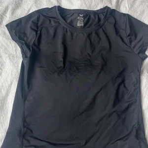 Svart träningst-shirt från SOC - Svart t-shirt från SOC. Köpt på stadium. 